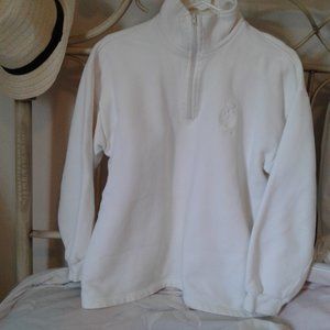 Snuggly white 100% cotton pullover from the Isle of Capri. Size L